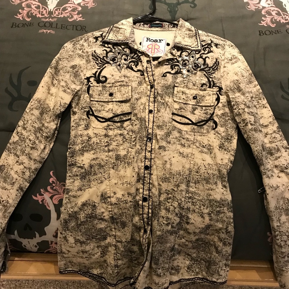 Roar Button Up Shirt